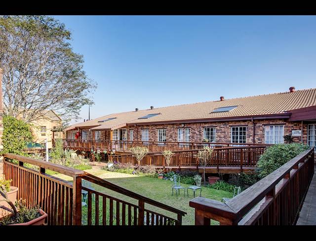 1 BEDROOM APARTMENT FOR SALE IN BRYANSTON